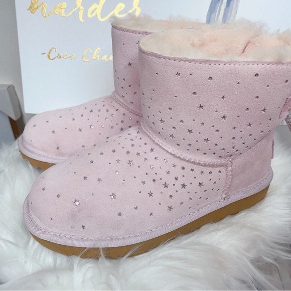 UGG big kid size 4 pink star and bow bootie - Picture 7 of 11
